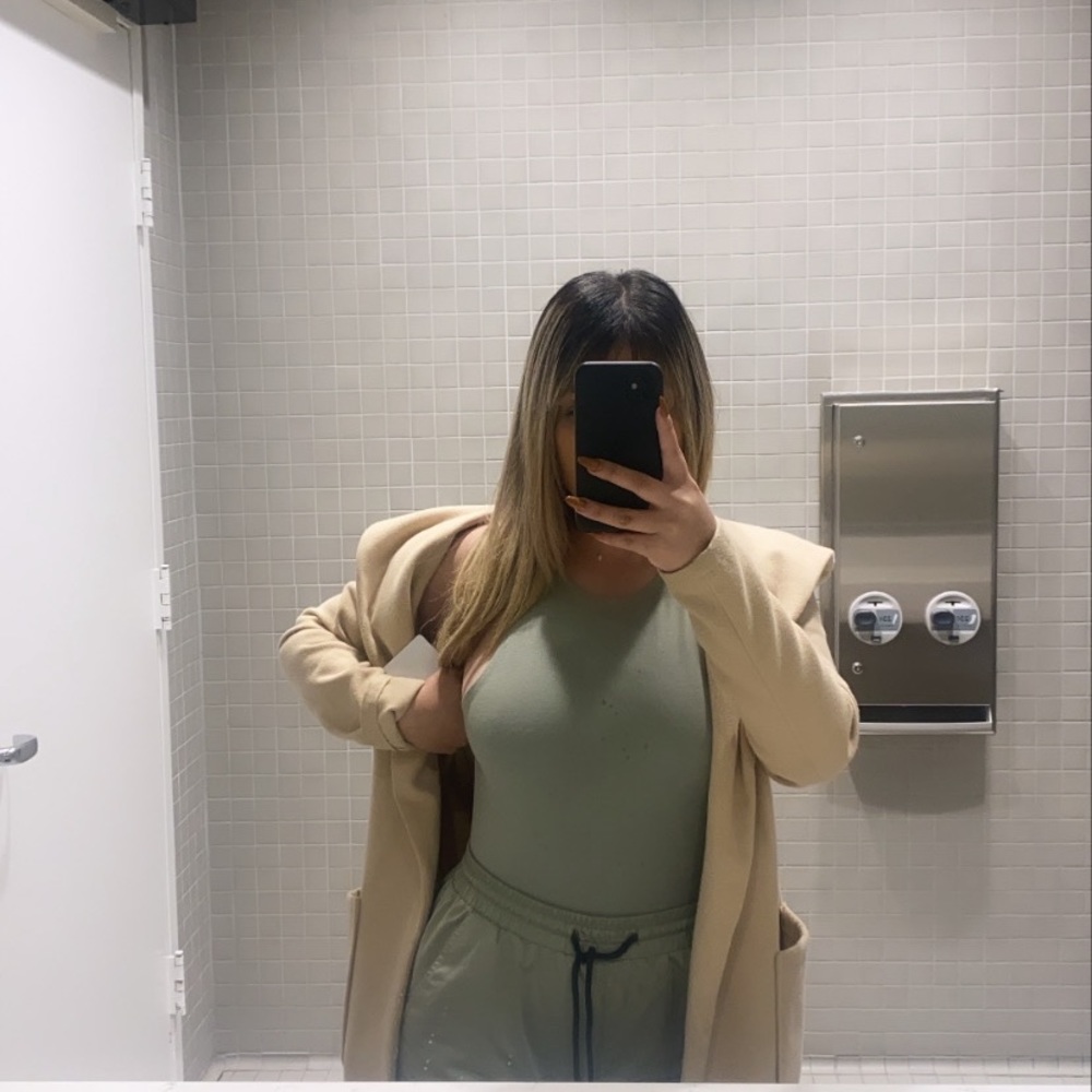 Beige color, long coat, sleeves are not stretchy, size small, normal wear.
